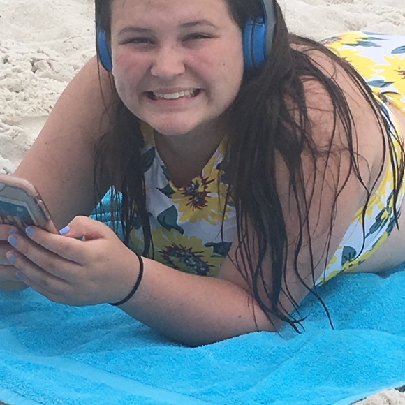 Meet your Posher, Angie - Picture 7 of 8